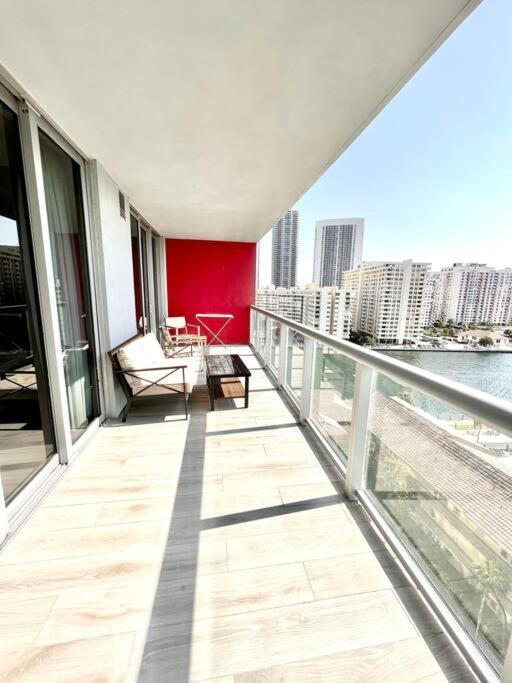 Luxury Condo Steps From Beach Hallandale Beach Buitenkant foto