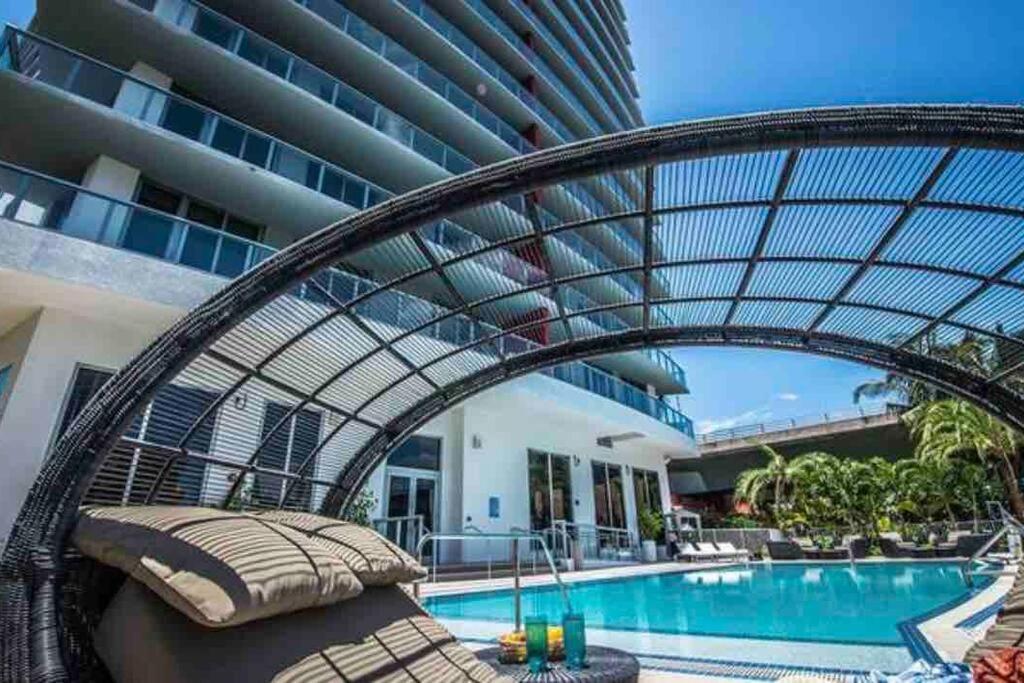 Luxury Condo Steps From Beach Hallandale Beach Buitenkant foto