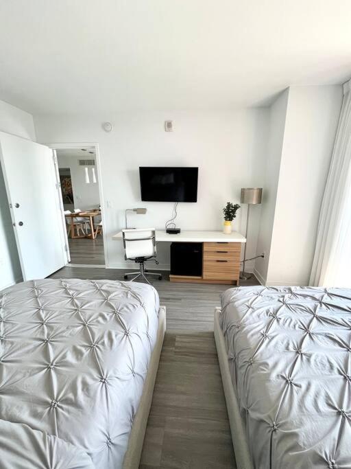 Luxury Condo Steps From Beach Hallandale Beach Buitenkant foto