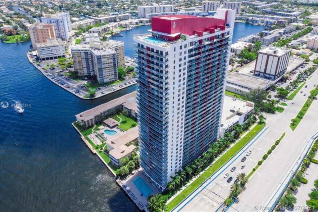 Luxury Condo Steps From Beach Hallandale Beach Buitenkant foto